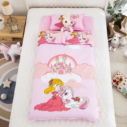 91家纺网 家纺一手货源 找家纺 （总）大黄蜂家居家纺 2025新款秋冬加绒款纯棉水晶绒四季大版花儿童睡袋