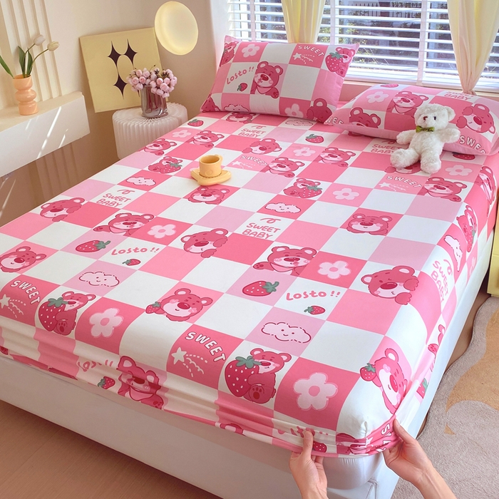 91家纺网 家纺一手货源 找家纺 洺兰家居 2025新款全棉喷气印花单床笠纯棉小清新花卉北欧风床套/枕套 草莓熊