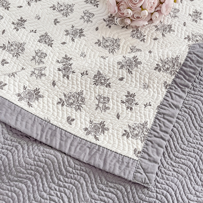 91家纺网 家纺一手货源 找家纺 胜权家纺 2024新款A类60支双面全棉高温水洗夹棉床盖三件套 紫荆花