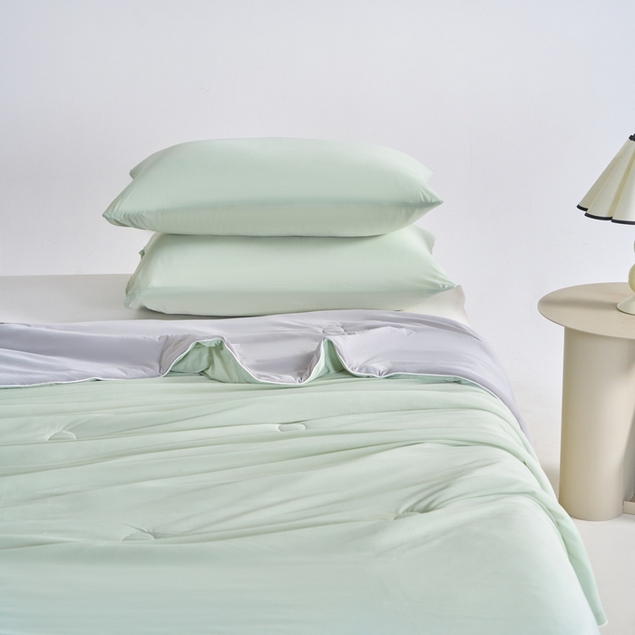 91家纺网 家纺一手货源 找家纺 梦恬佳2024新款A类冰淇凌凉感丝夏被 水绿色