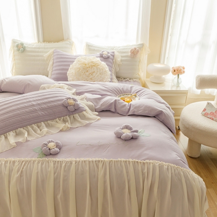 91家纺网 家纺一手货源 找家纺 胜权家纺 2024新款A类水洗60支全棉工艺款夹棉床裙四件套 花儿朵朵-凝香紫