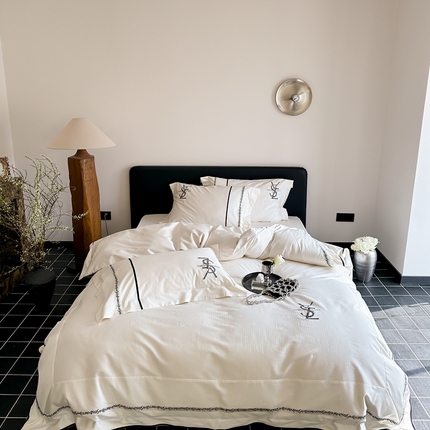 91家纺网 家纺一手货源 找家纺 馨蕊 2024新款100支高精密刺绣四件套-棉里奥 里奥-月光白