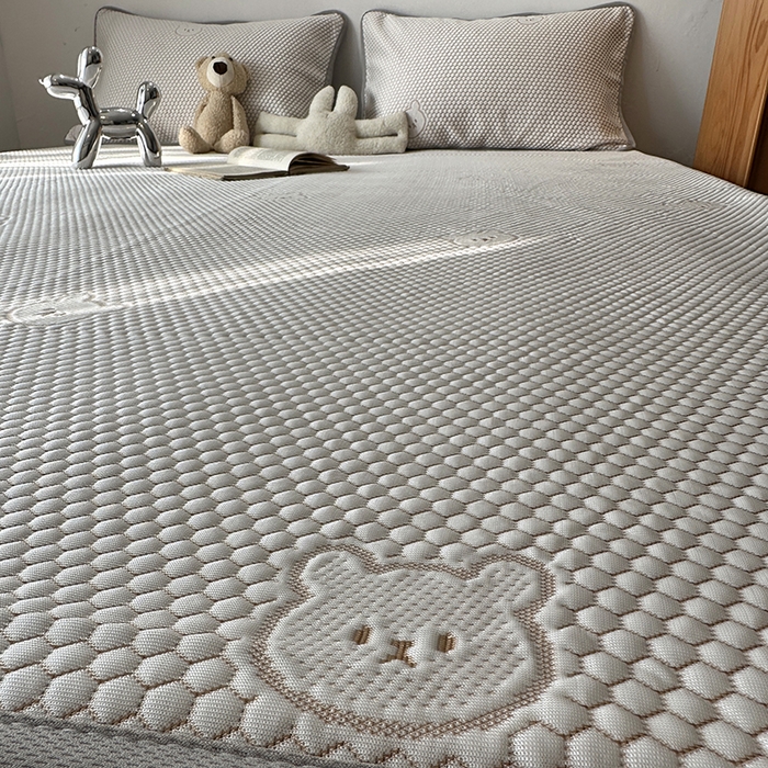 91家纺网 家纺一手货源 找家纺 千朵  2024新款床笠款3D凉感豆豆凉席 小熊咖