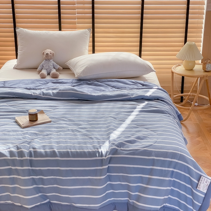 91家纺网 家纺一手货源 找家纺 梦恬佳2024新款无印风水洗棉夏被-蓝白条