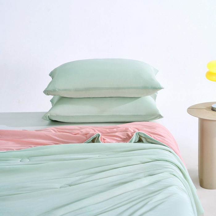 91家纺网 家纺一手货源 找家纺 梦恬佳2024新款A类冰淇凌凉感丝夏被 蜜瓜粉