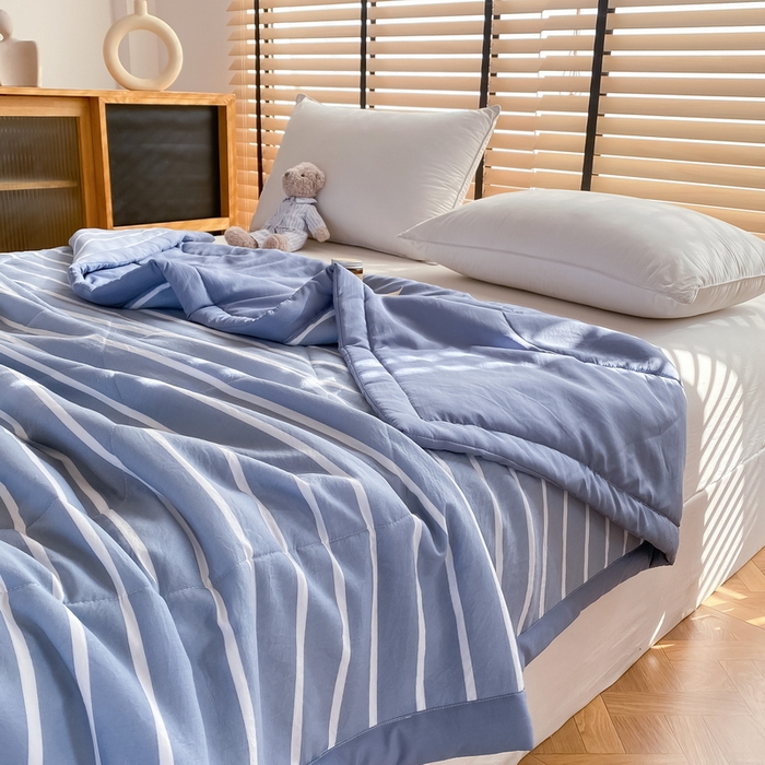 91家纺网 家纺一手货源 找家纺 梦恬佳2024新款无印风水洗棉夏被-蓝白条