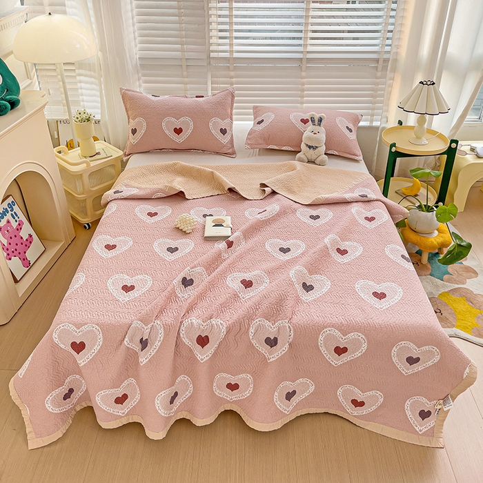 91家纺网 家纺一手货源 找家纺 2024新款A类60支双面全棉高温水洗夹棉单床盖填充新疆棉花 心动一刻