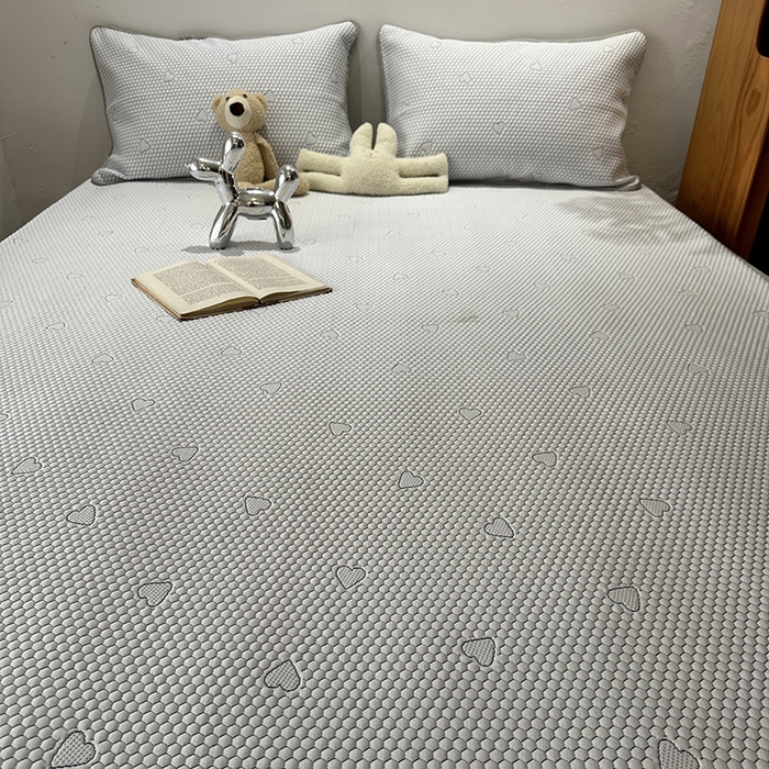 91家纺网 家纺一手货源 找家纺 千朵  2024新款床笠款3D凉感豆豆凉席 爱心灰