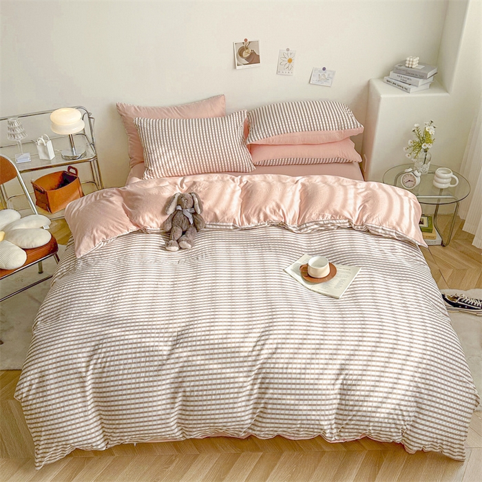 91家纺网 家纺一手货源 找家纺 古吉梦 2024新款水洗棉小清新印花格子系列四件套 G-小格玉+粉玉