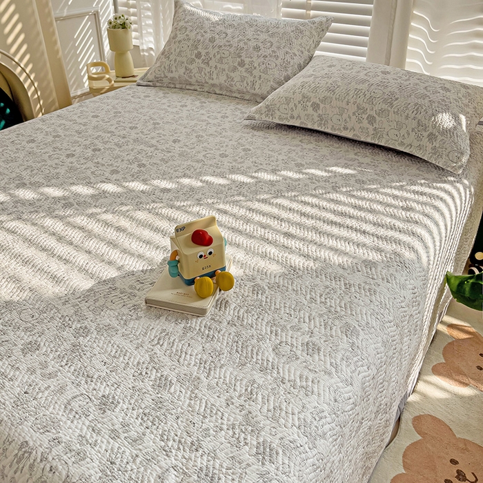 91家纺网 家纺一手货源 找家纺 2024新款A类60支双面全棉高温水洗夹棉单床盖填充新疆棉花 神秘熊