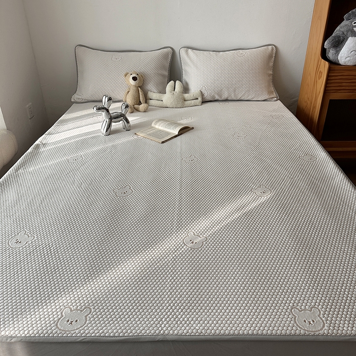 91家纺网 家纺一手货源 找家纺 千朵  2024新款床笠款3D凉感豆豆凉席 小熊咖