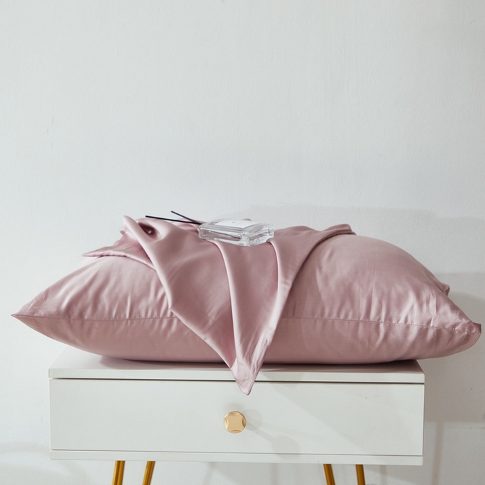 91家纺网 家纺一手货源 找家纺 晶缦家纺 2024新款全棉60支贡缎长绒棉纯色多规格四件套和单品-琅夕系列 单枕套 琅夕-粉豆沙