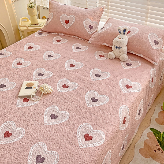 91家纺网 家纺一手货源 找家纺 胜权家纺 2024新款A类60支双面全棉高温水洗夹棉床盖三件套 心动一刻