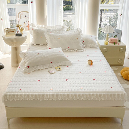 宜凡家纺 2024新款全棉夹棉绣花花边系列床笠三件套 爱恋 奶白