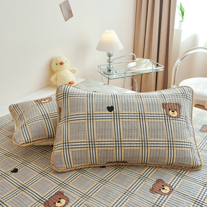 91家纺网 家纺一手货源 找家纺 莎果 2024新款正面纯棉绗缝床盖 格子熊