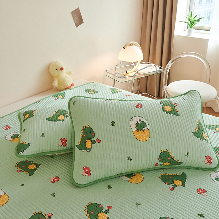 91家纺网 家纺一手货源 找家纺 莎果 2024新款正面纯棉绗缝床盖 恐龙宝宝