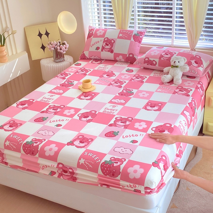 91家纺网 家纺一手货源 找家纺 洺兰家居 2025新款全棉喷气印花单床笠纯棉小清新花卉北欧风床套/枕套 草莓熊