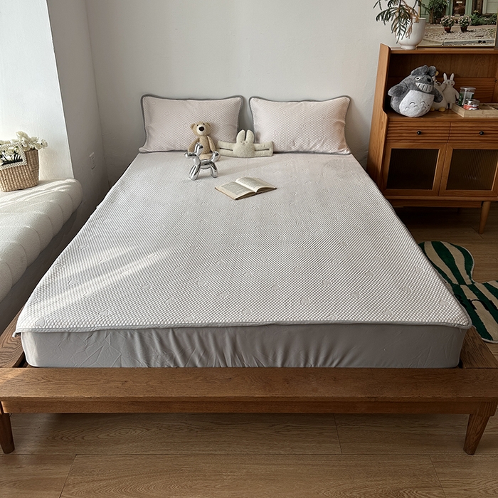 91家纺网 家纺一手货源 找家纺 千朵  2024新款床笠款3D凉感豆豆凉席 爱心粉