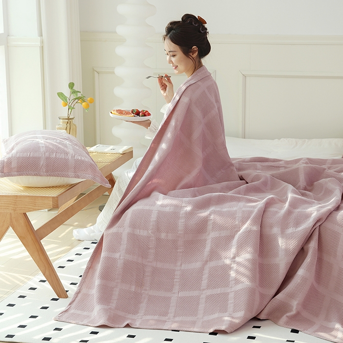 91家纺网 家纺一手货源 找家纺 朴尔家纺 2024新款全棉质朴方格风立体华夫格透气纱布毛巾被 方格华夫格-粉