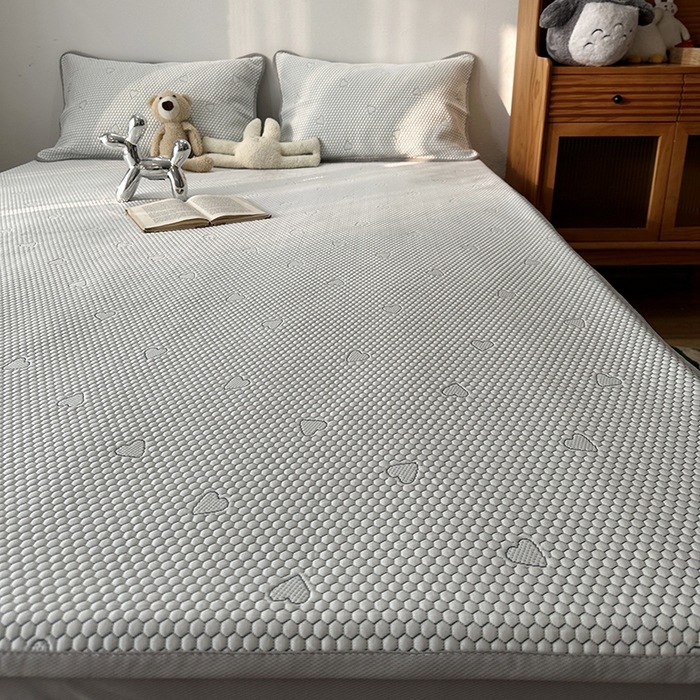 91家纺网 家纺一手货源 找家纺 千朵  2024新款床笠款3D凉感豆豆凉席 爱心绿