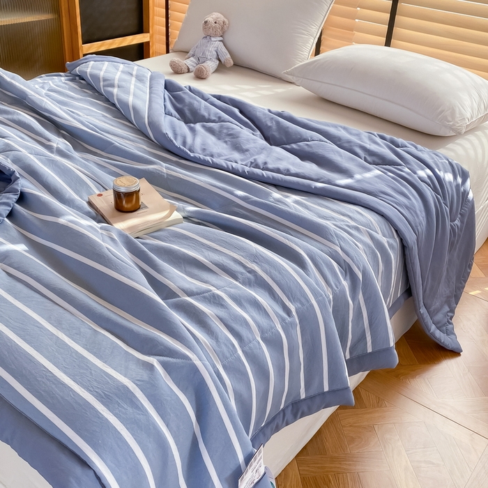 91家纺网 家纺一手货源 找家纺 梦恬佳2024新款无印风水洗棉夏被-蓝白条