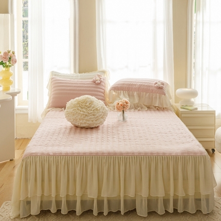 胜权家纺 2024新款A类水洗60支全棉工艺款夹棉床裙三件套 花儿朵朵-胭脂粉