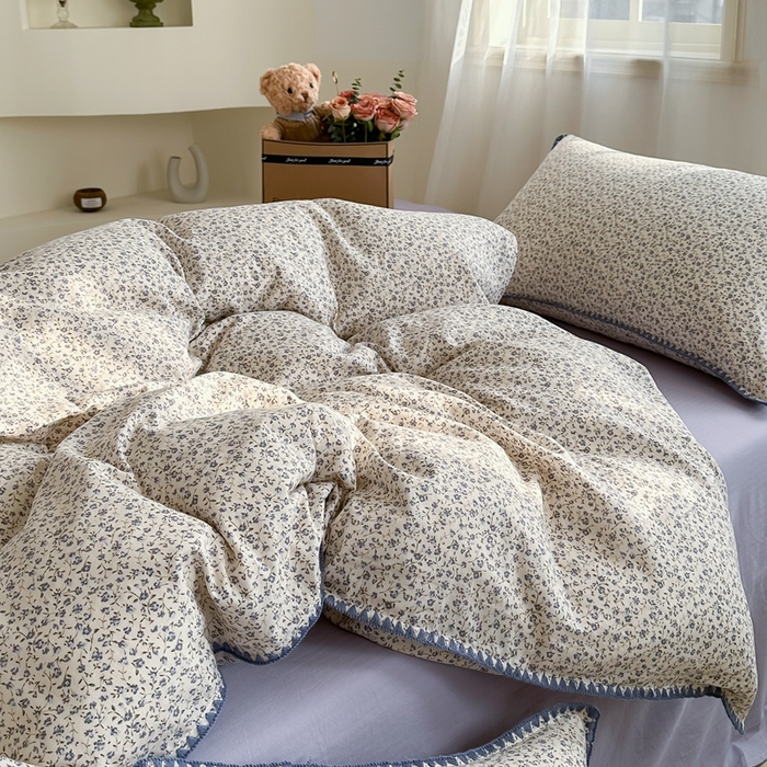 91家纺网 家纺一手货源 找家纺 洋铭区（原狠狠爱） 2024新款全棉双层纱四件套 浪漫小蓝花