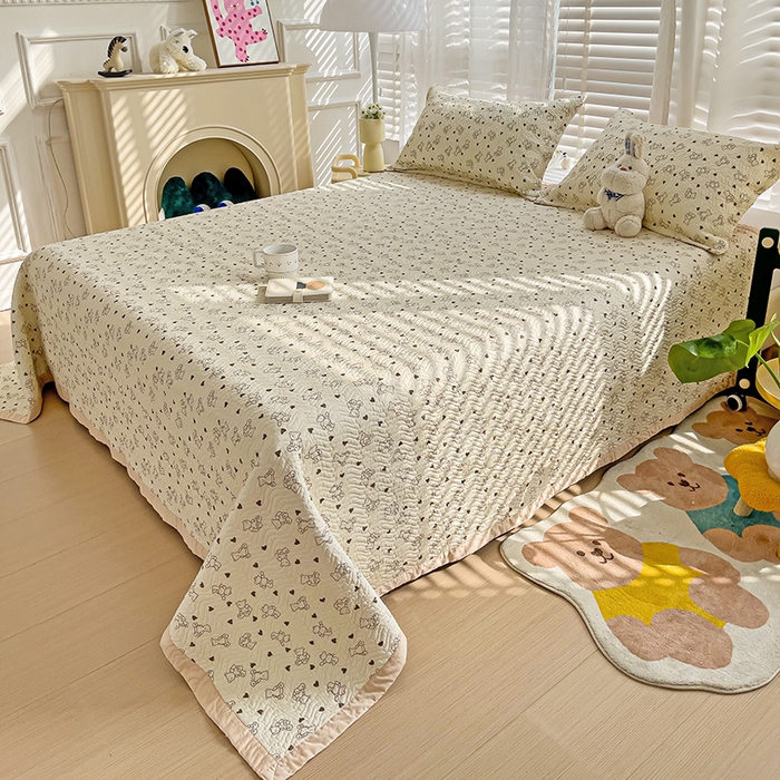 91家纺网 家纺一手货源 找家纺 胜权家纺 2024新款A类60支双面全棉高温水洗夹棉床盖三件套 乖乖熊