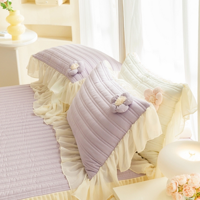 91家纺网 家纺一手货源 找家纺 胜权家纺 2024新款A类水洗60支全棉工艺款夹棉床裙三件套 花儿朵朵-凝香紫