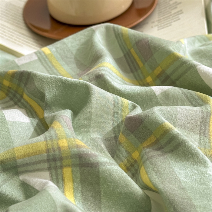 91家纺网 家纺一手货源 找家纺 古吉梦 2024新款水洗棉小清新印花格子系列四件套 G简兮-绿+果绿
