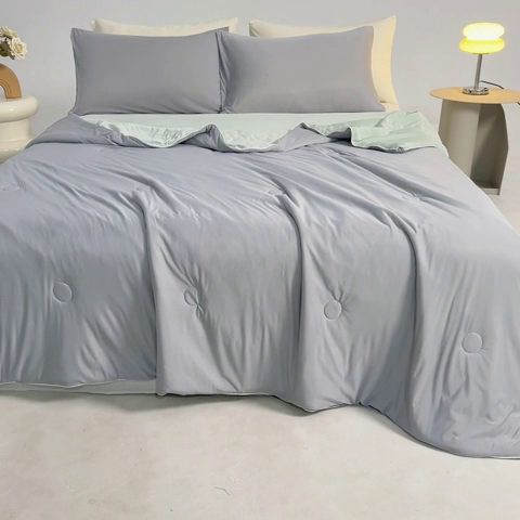 91家纺网 家纺一手货源 找家纺 梦恬佳2024新款A类冰淇凌凉感丝夏被 水绿色