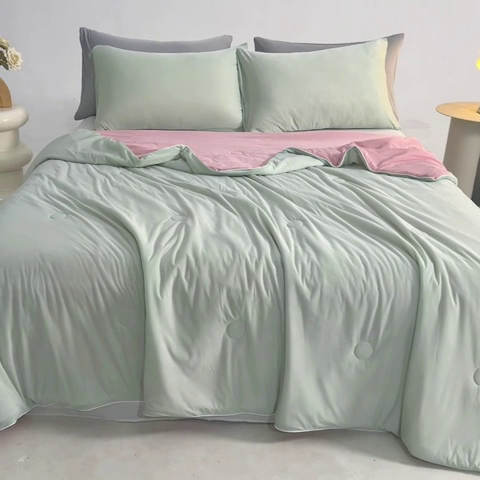 91家纺网 家纺一手货源 找家纺 梦恬佳2024新款A类冰淇凌凉感丝夏被 蜜瓜粉