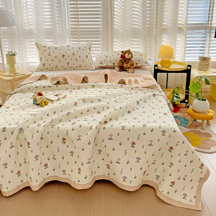 91家纺网 家纺一手货源 找家纺 胜权家纺 2024新款A类60支双面全棉高温水洗夹棉床盖三件套 爱丽丝