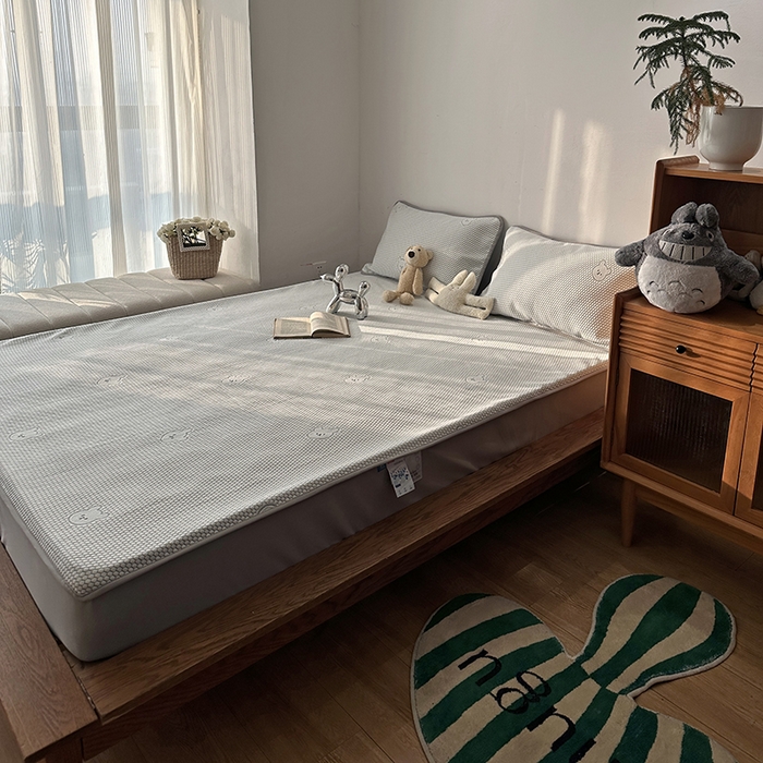 91家纺网 家纺一手货源 找家纺 千朵  2024新款床笠款3D凉感豆豆凉席 小熊绿