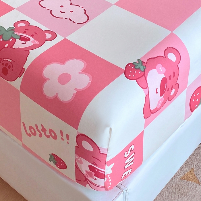 91家纺网 家纺一手货源 找家纺 洺兰家居 2025新款全棉喷气印花单床笠纯棉小清新花卉北欧风床套/枕套 草莓熊