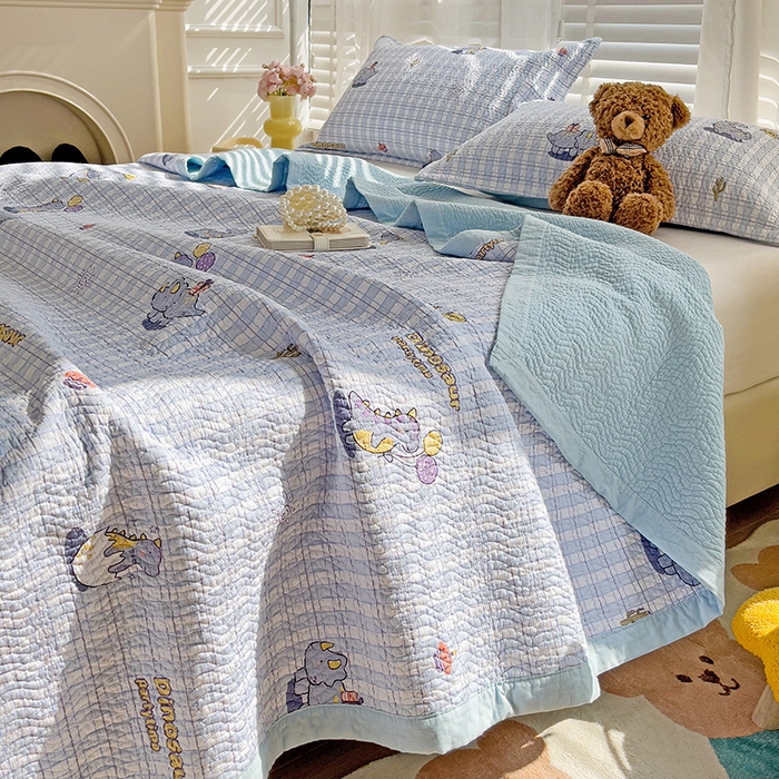 91家纺网 家纺一手货源 找家纺 2024新款A类60支双面全棉高温水洗夹棉单床盖填充新疆棉花 可爱恐龙