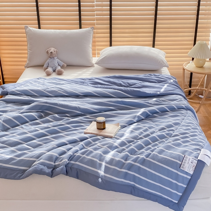 91家纺网 家纺一手货源 找家纺 梦恬佳2024新款无印风水洗棉夏被-蓝白条