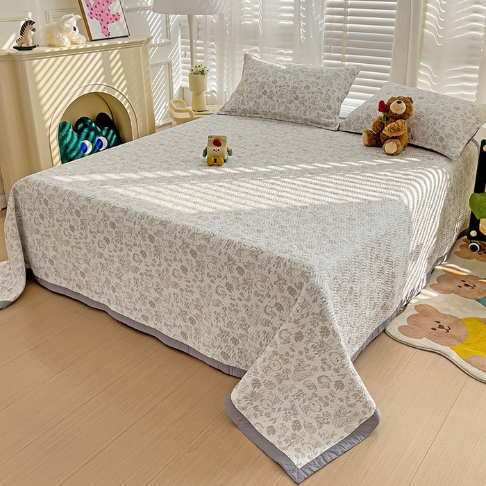 91家纺网 家纺一手货源 找家纺 2024新款A类60支双面全棉高温水洗夹棉单床盖填充新疆棉花 神秘熊