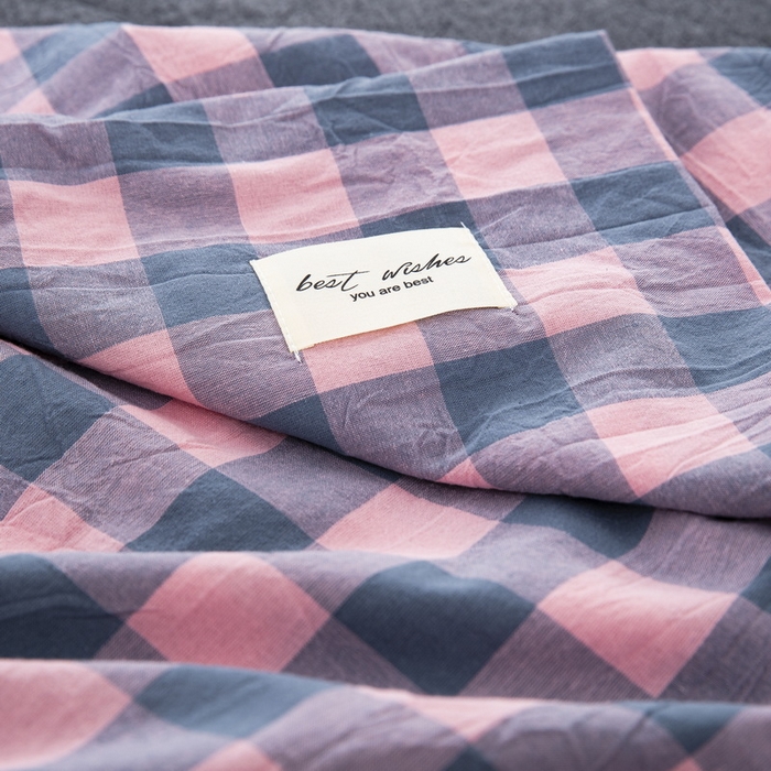 91家纺网 家纺一手货源 找家纺 大黄蜂家居家纺 2025新款日式纯棉水洗棉信封式枕套 小方格红