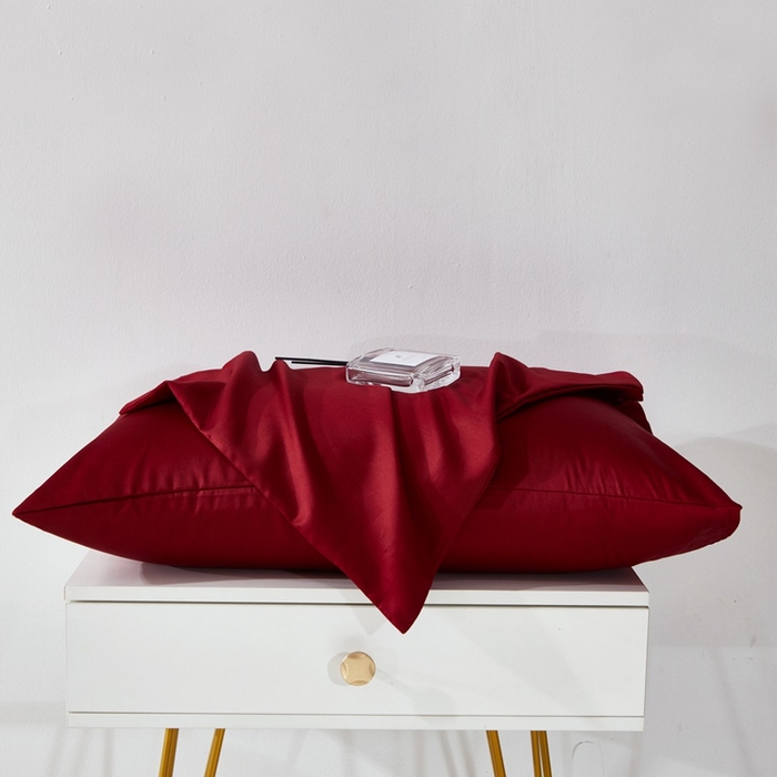 91家纺网 家纺一手货源 找家纺 晶缦家纺 2024新款全棉60支贡缎长绒棉纯色多规格四件套和单品-琅夕系列 单枕套 琅夕-酒红色