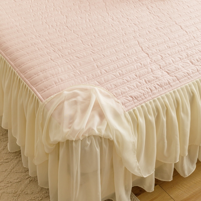 91家纺网 家纺一手货源 找家纺 胜权家纺 2024新款A类水洗60支全棉工艺款夹棉单床裙 花儿朵朵-胭脂粉