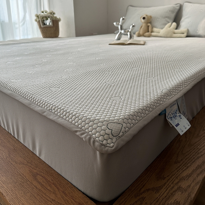 91家纺网 家纺一手货源 找家纺 千朵  2024新款床笠款3D凉感豆豆凉席 爱心绿