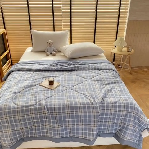 91家纺网 家纺一手货源 找家纺 梦恬佳2024新款无印风水洗棉夏被-春野蓝