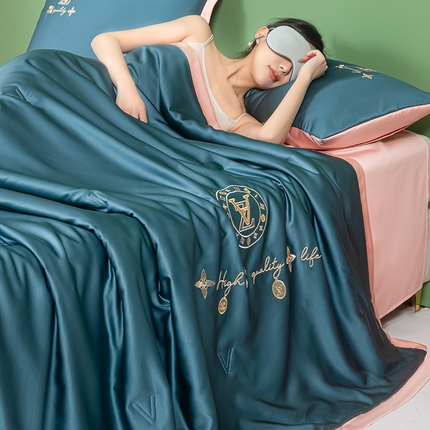 91家纺网 家纺一手货源 找家纺 （总）梦镜家纺 2025新款凉感丝大豆夏被-四叶草系列