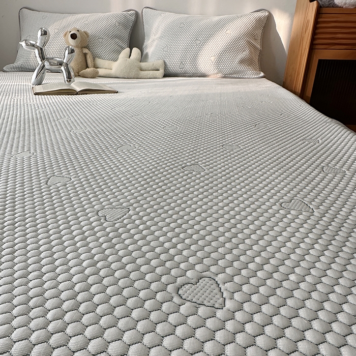 91家纺网 家纺一手货源 找家纺 千朵  2024新款床笠款3D凉感豆豆凉席 爱心绿