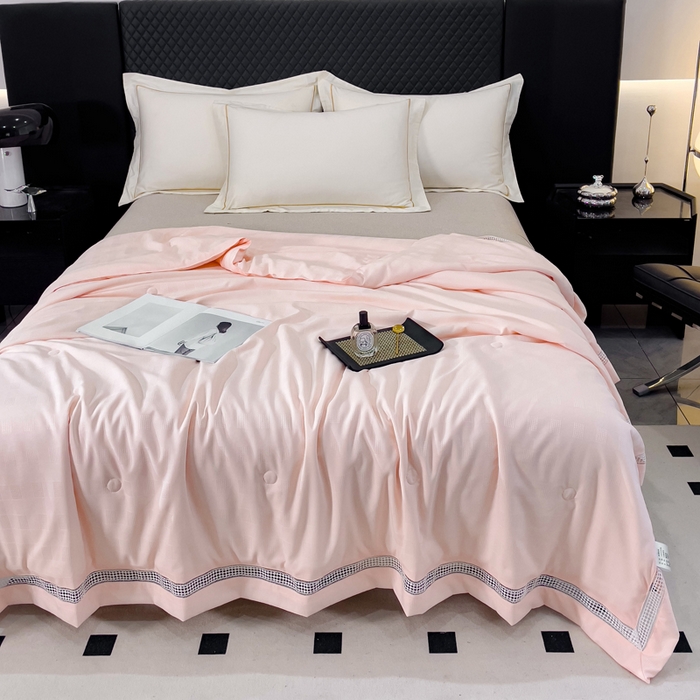 91家纺网 家纺一手货源 找家纺 优姿家纺  2024新品凉感生态提花大豆镂空抑菌夏被 格调优美-经典王