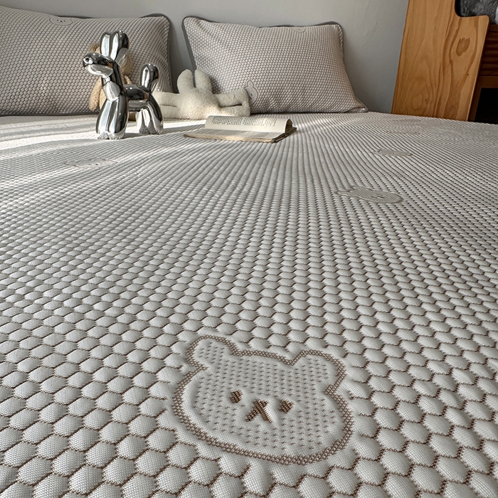 91家纺网 家纺一手货源 找家纺 千朵  2024新款床笠款3D凉感豆豆凉席 小熊咖