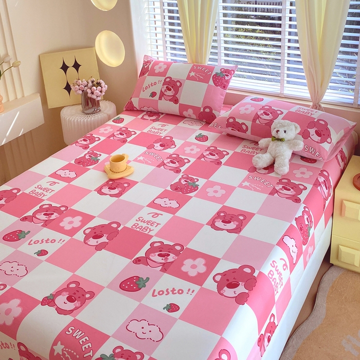 91家纺网 家纺一手货源 找家纺 洺兰家居 2025新款全棉喷气印花单床笠纯棉小清新花卉北欧风床套/枕套 草莓熊