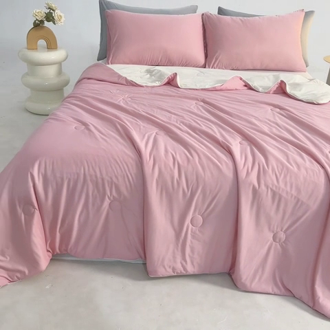 91家纺网 家纺一手货源 找家纺 梦恬佳2024新款A类冰淇凌凉感丝夏被 樱桃粉