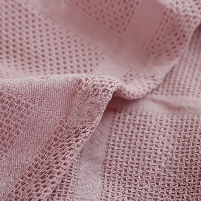 91家纺网 家纺一手货源 找家纺 朴尔家纺 2024新款全棉质朴方格风立体华夫格透气纱布毛巾被 方格华夫格-粉